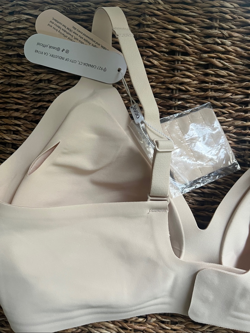 OEAK Seamless Light Cream T-Shirt Bra - Wireless Comfort - Picture 4 of 7